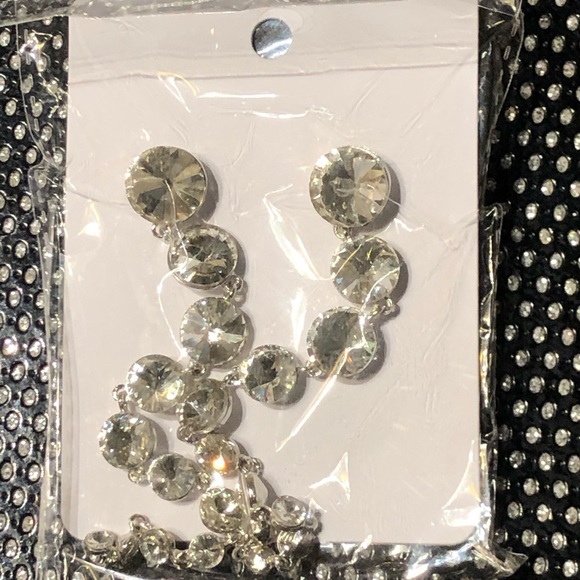 Crystal drop earrings - Picture 3 of 3